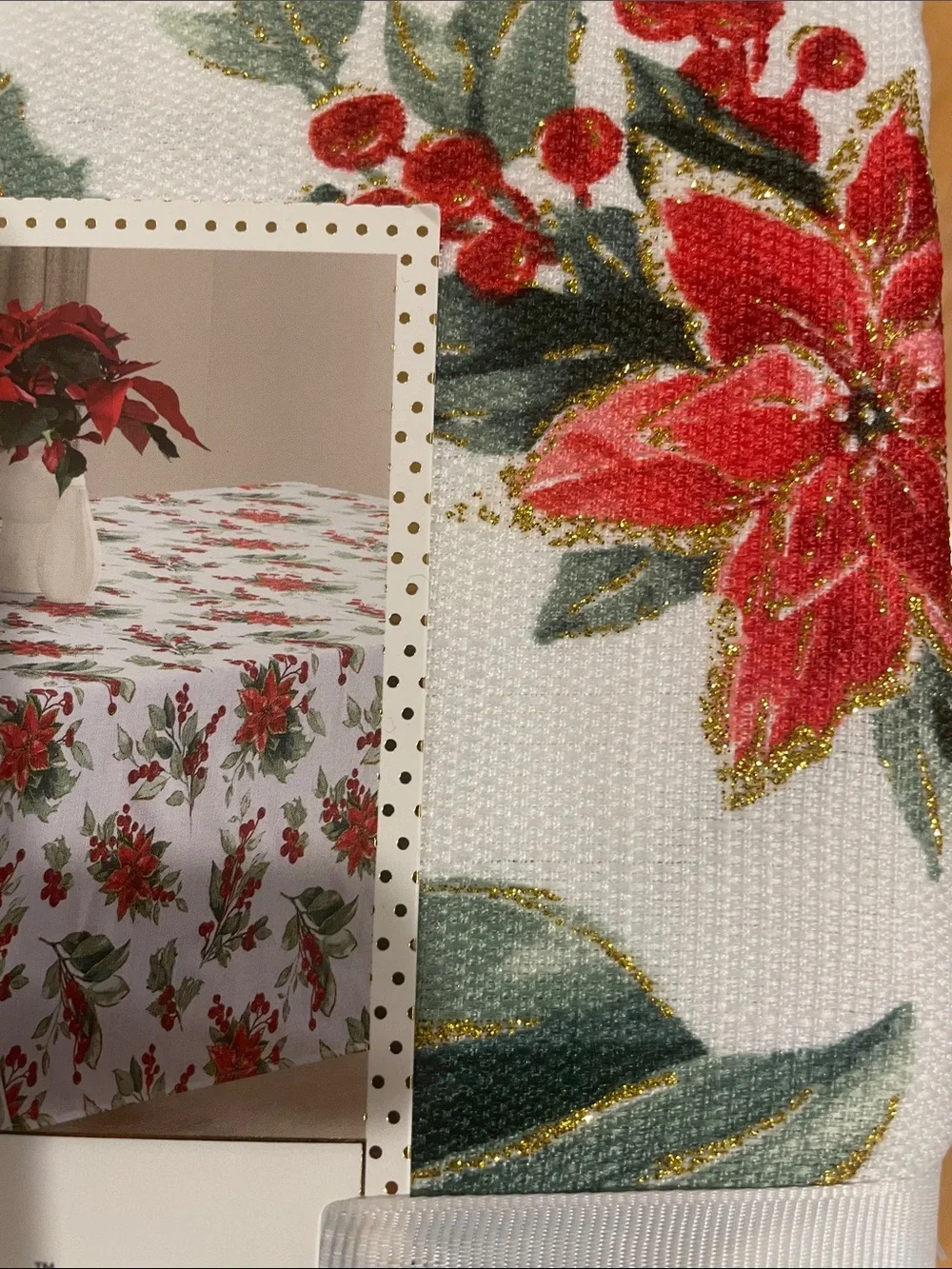 NWT Cupcakes and Cashmere Christmas Tablecloth 60
